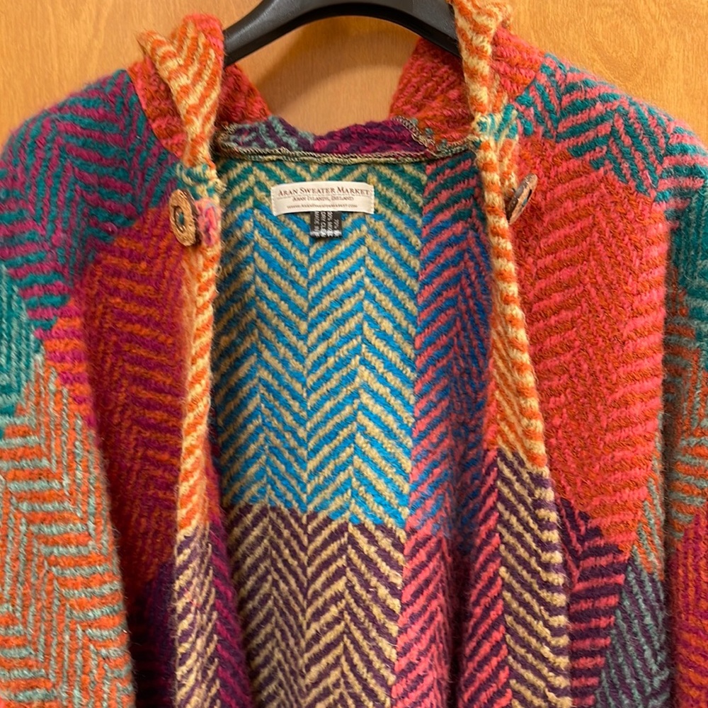 Multicolor knit cape